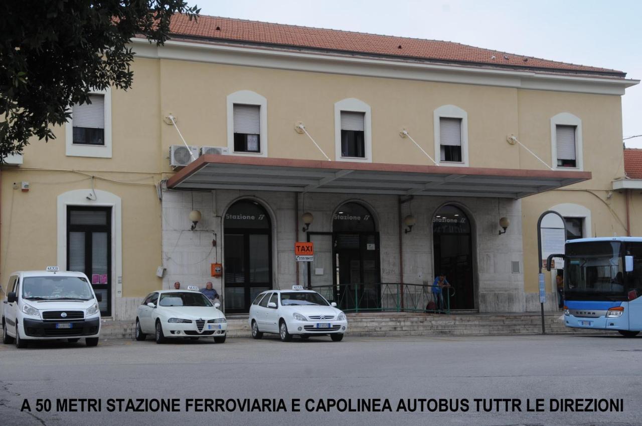 La Casa Di Luna San Benedetto del Tronto Exteriör bild